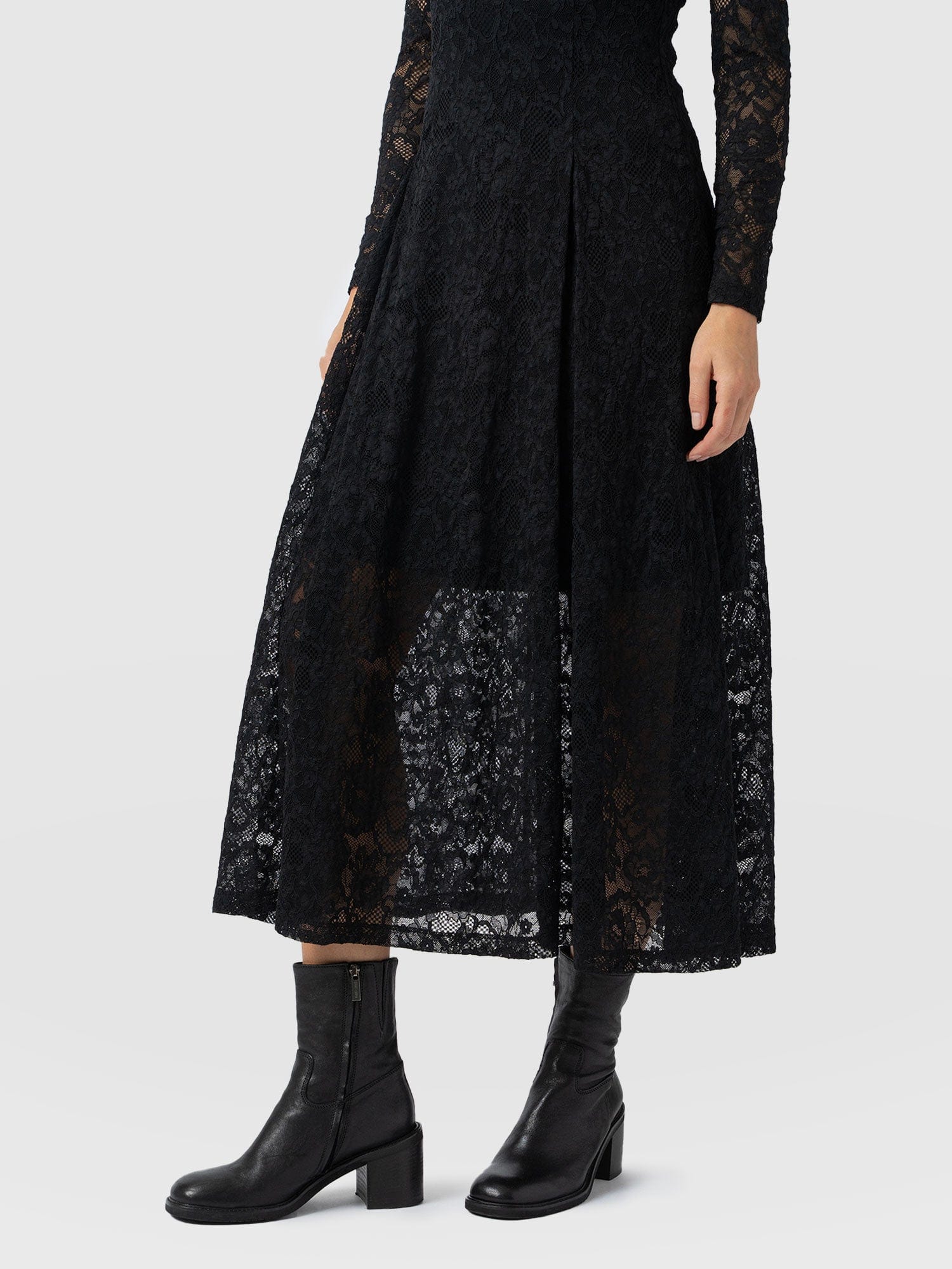 Lana Pleated Dress - Black Lace - Women's Dresses | Saint + Sofia® EU